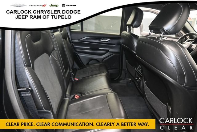 Used 2023 Jeep Grand Cherokee Altitude AWD/4WD image 31