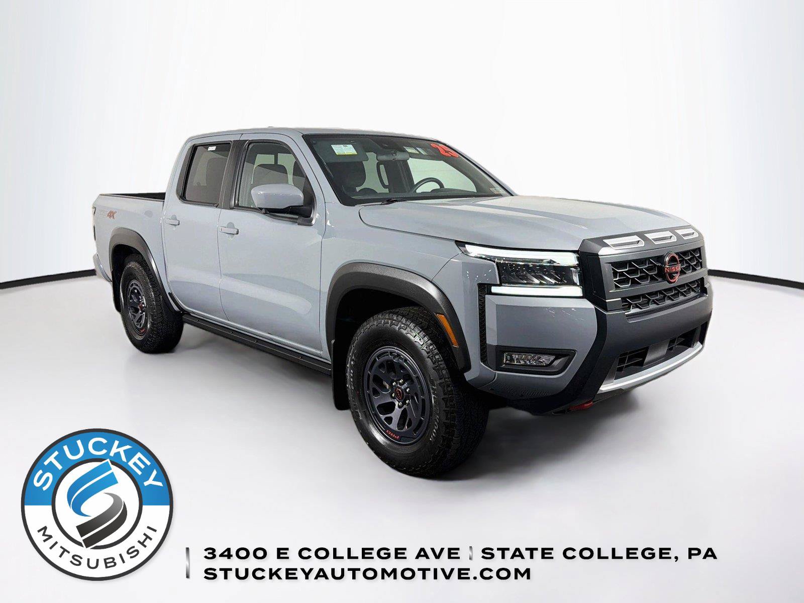 Used 2025 Nissan Frontier PRO-4X w/ Pro Convenience Package AWD/4WD image 1
