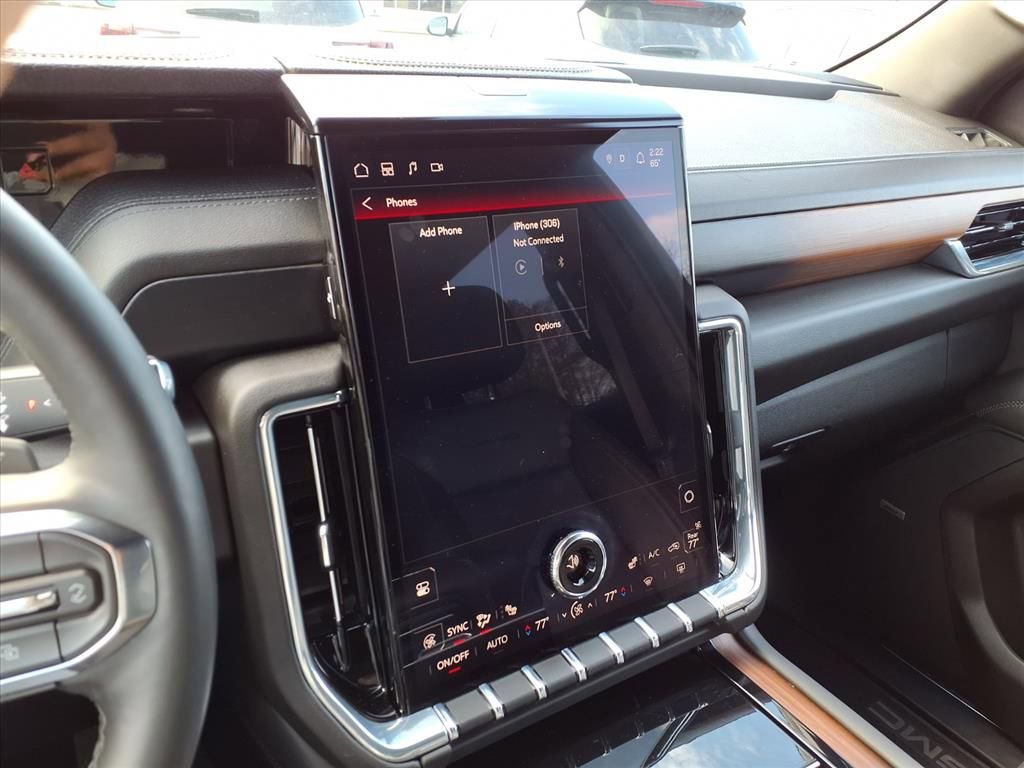 Used 2025 GMC Yukon Denali image 7