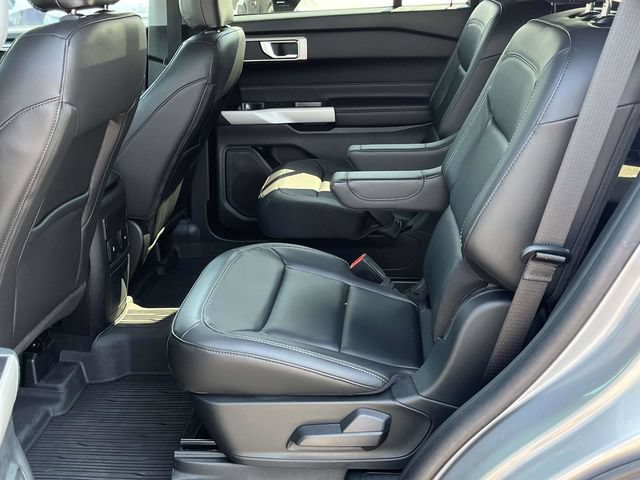 Used 2023 Ford Explorer XLT w/ Equipment Group 202A AWD/4WD image 15