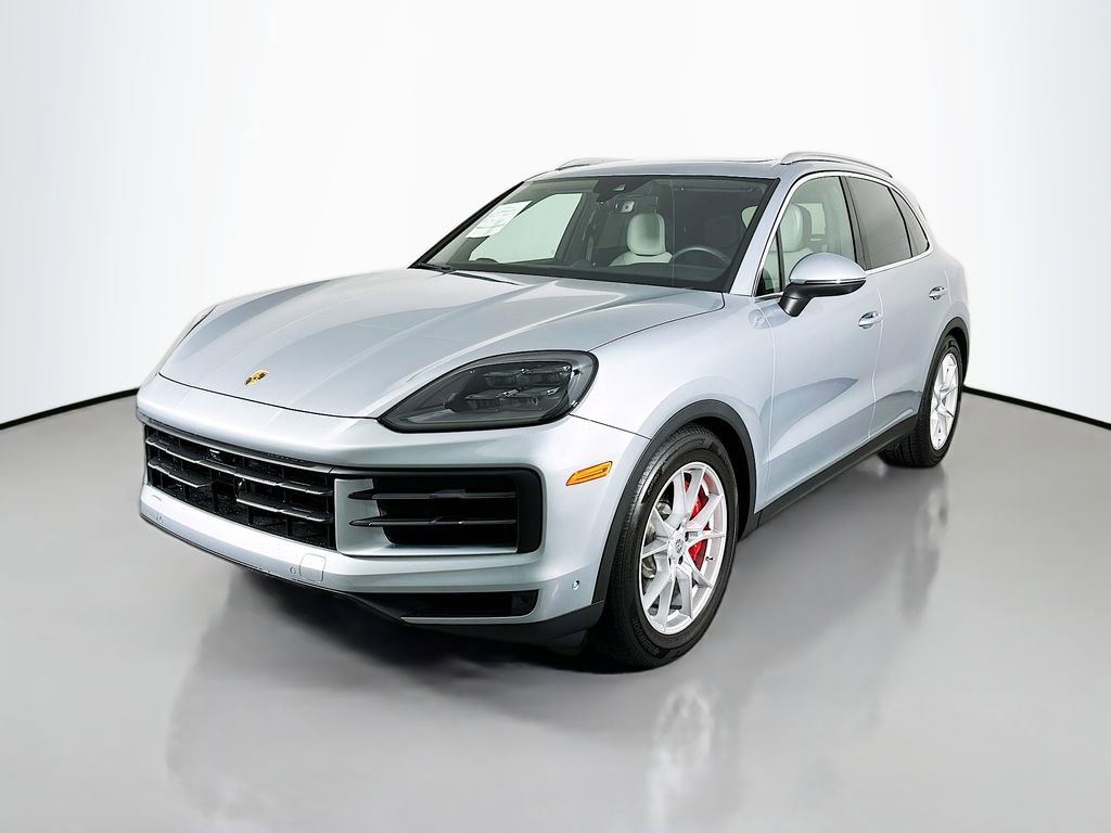 Used 2024 Porsche Cayenne S image 1