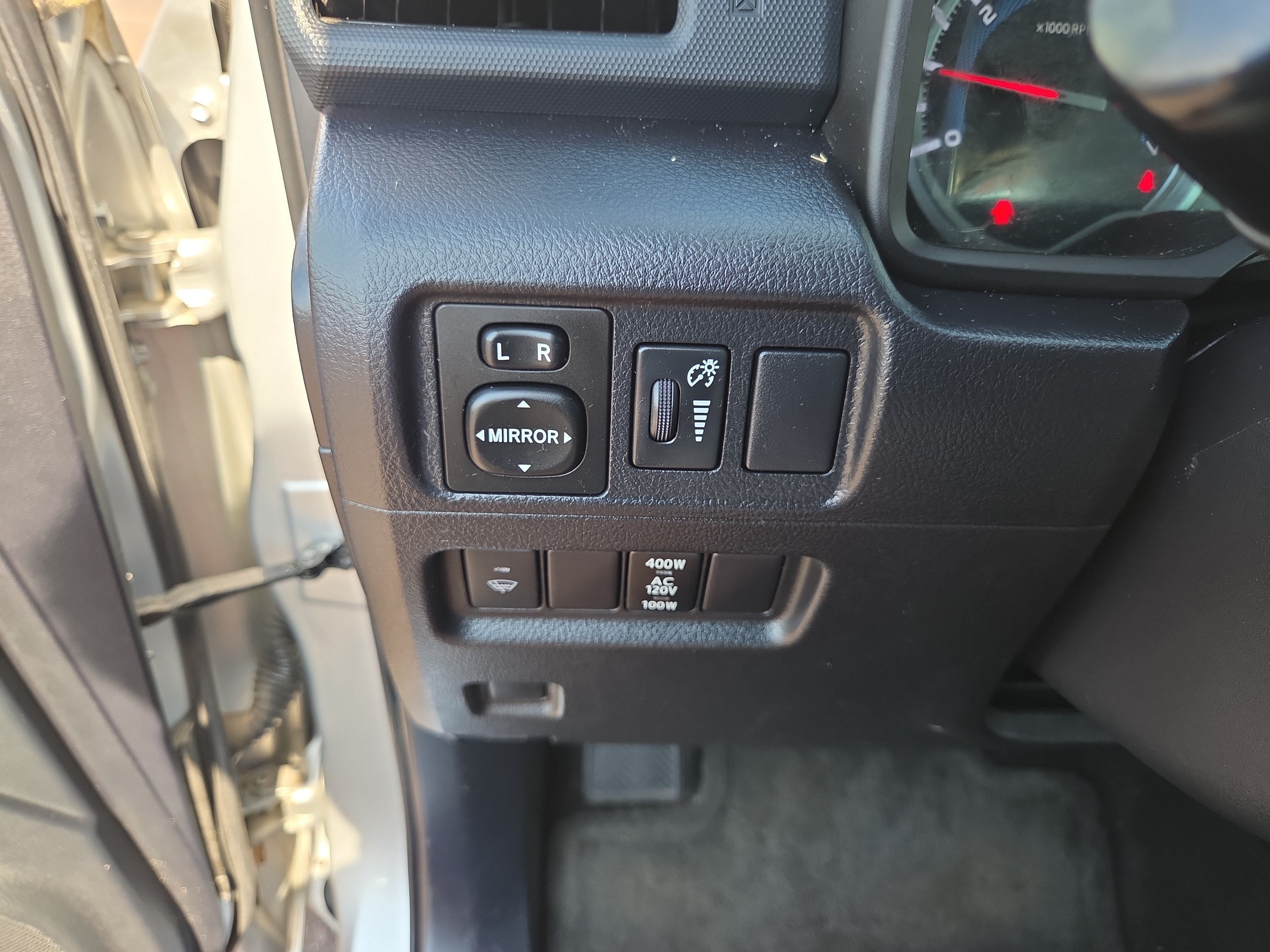 Used 2015 Toyota 4Runner SR5 AWD/4WD image 27