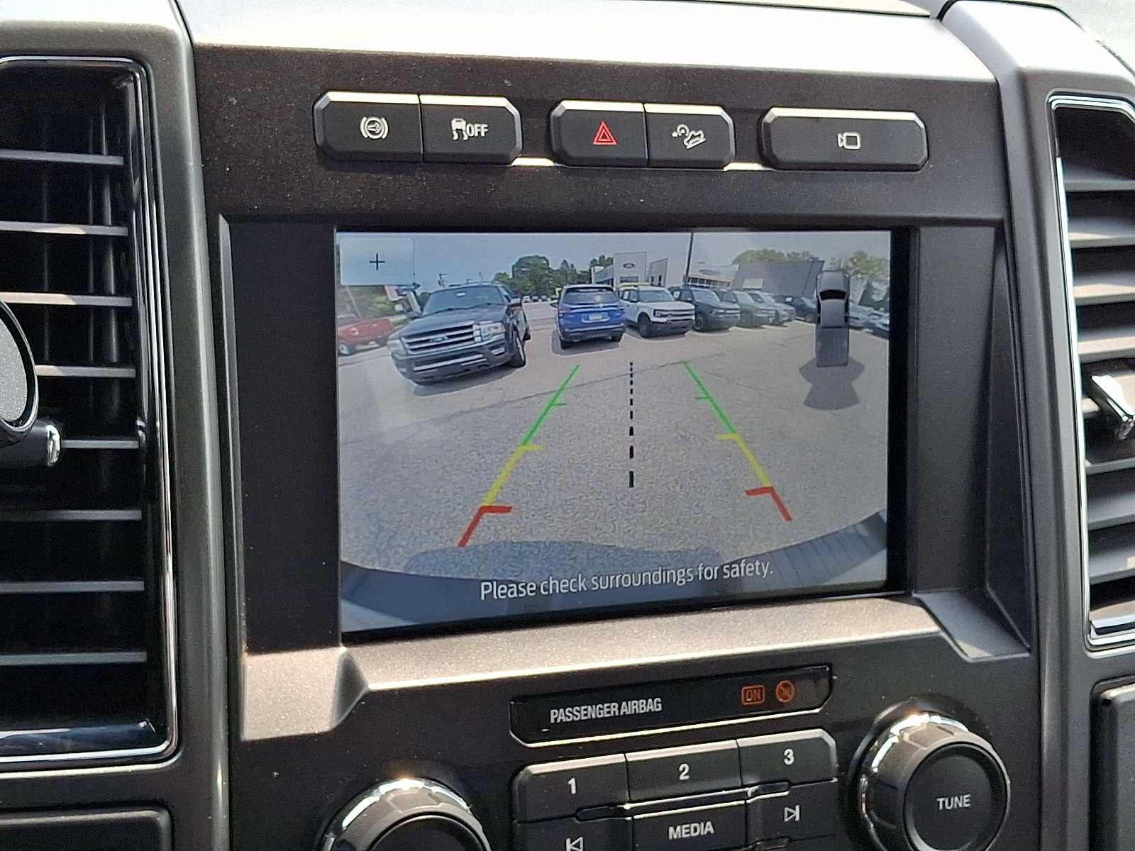 Certified 2022 Ford F350 XLT w/ XLT Premium Package AWD/4WD image 20