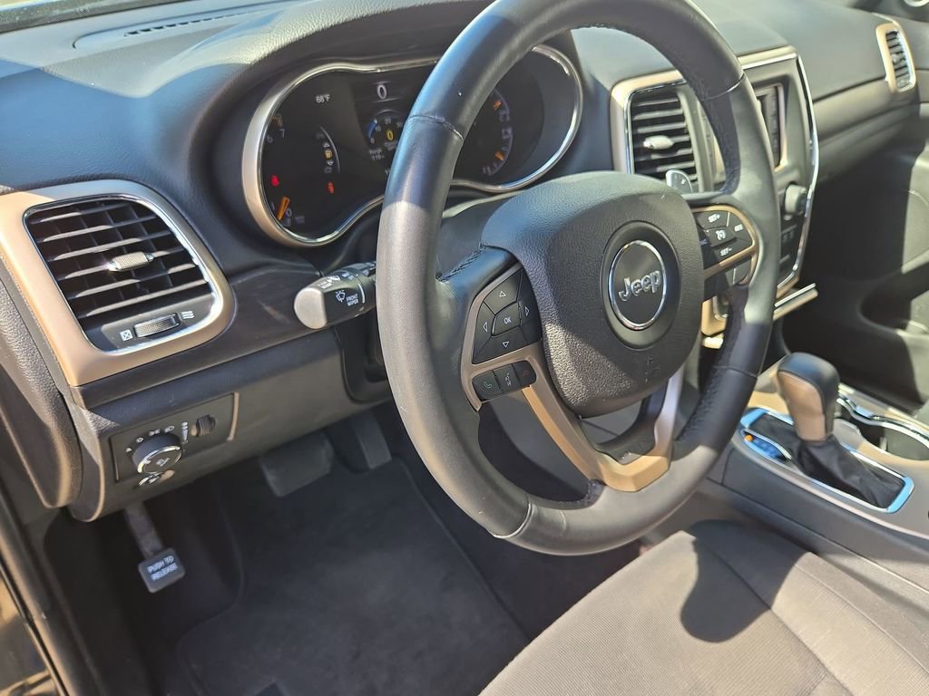 Used 2016 Jeep Grand Cherokee Laredo image 14