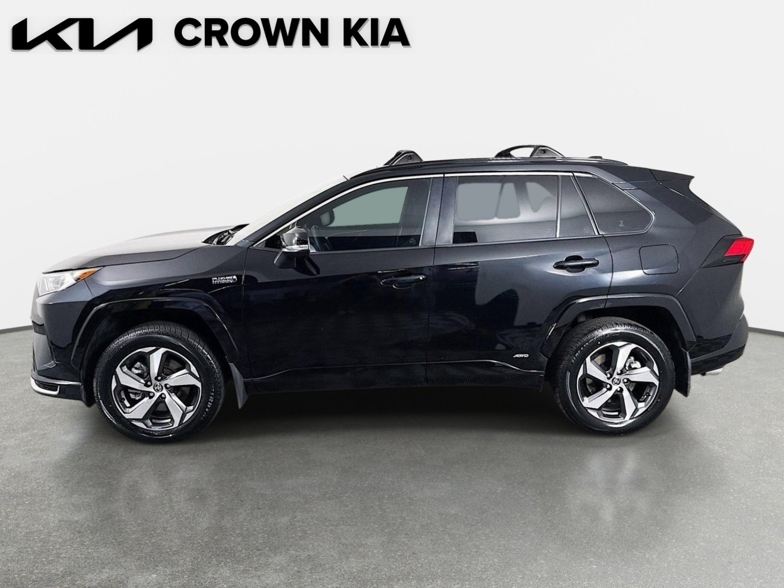 Used 2021 Toyota RAV4 SE w/ Weather & Moonroof Package AWD/4WD image 9