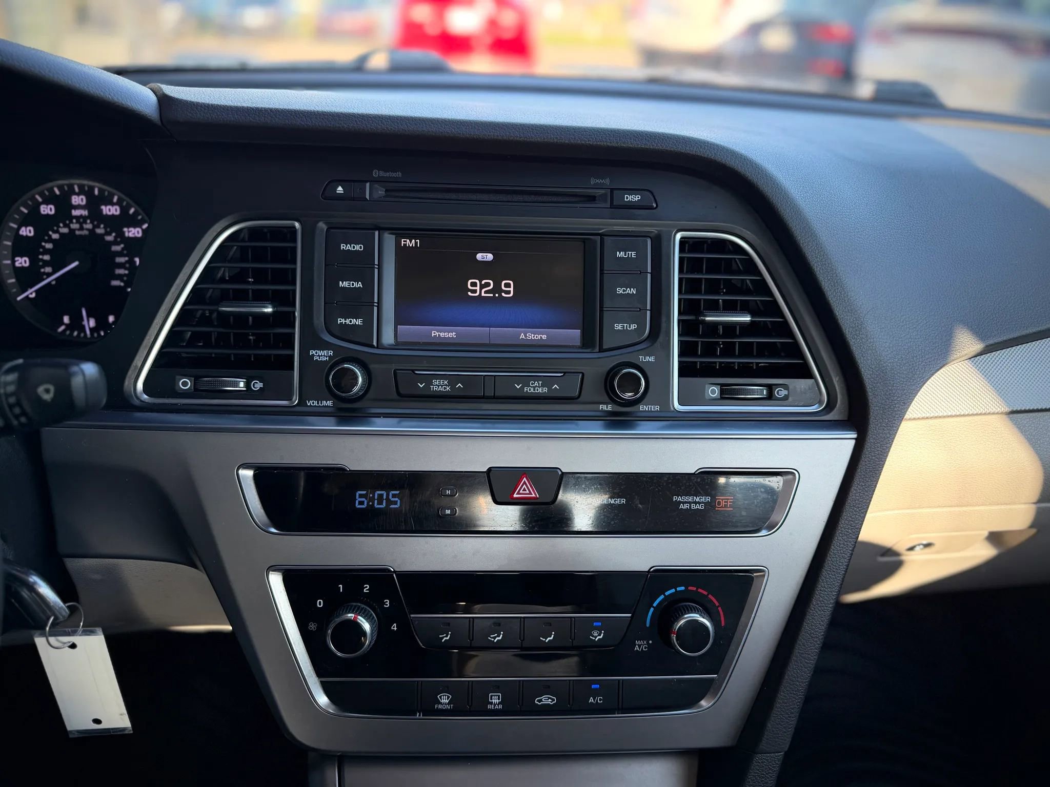 Used 2015 Hyundai Sonata SE w/ Option Group 09 FWD image 11