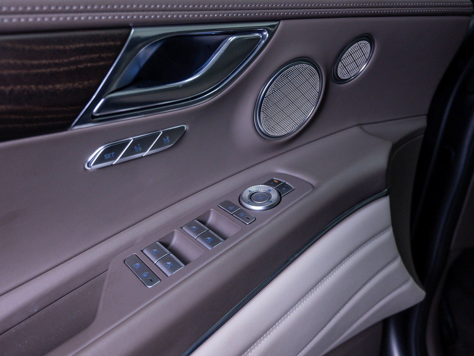 Used 2023 Genesis GV80 3.5T w/ Prestige Matte Package image 18