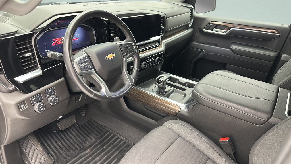 Used 2023 Chevrolet Silverado 1500 LT w/ Z71 Off-Road Package AWD/4WD image 16