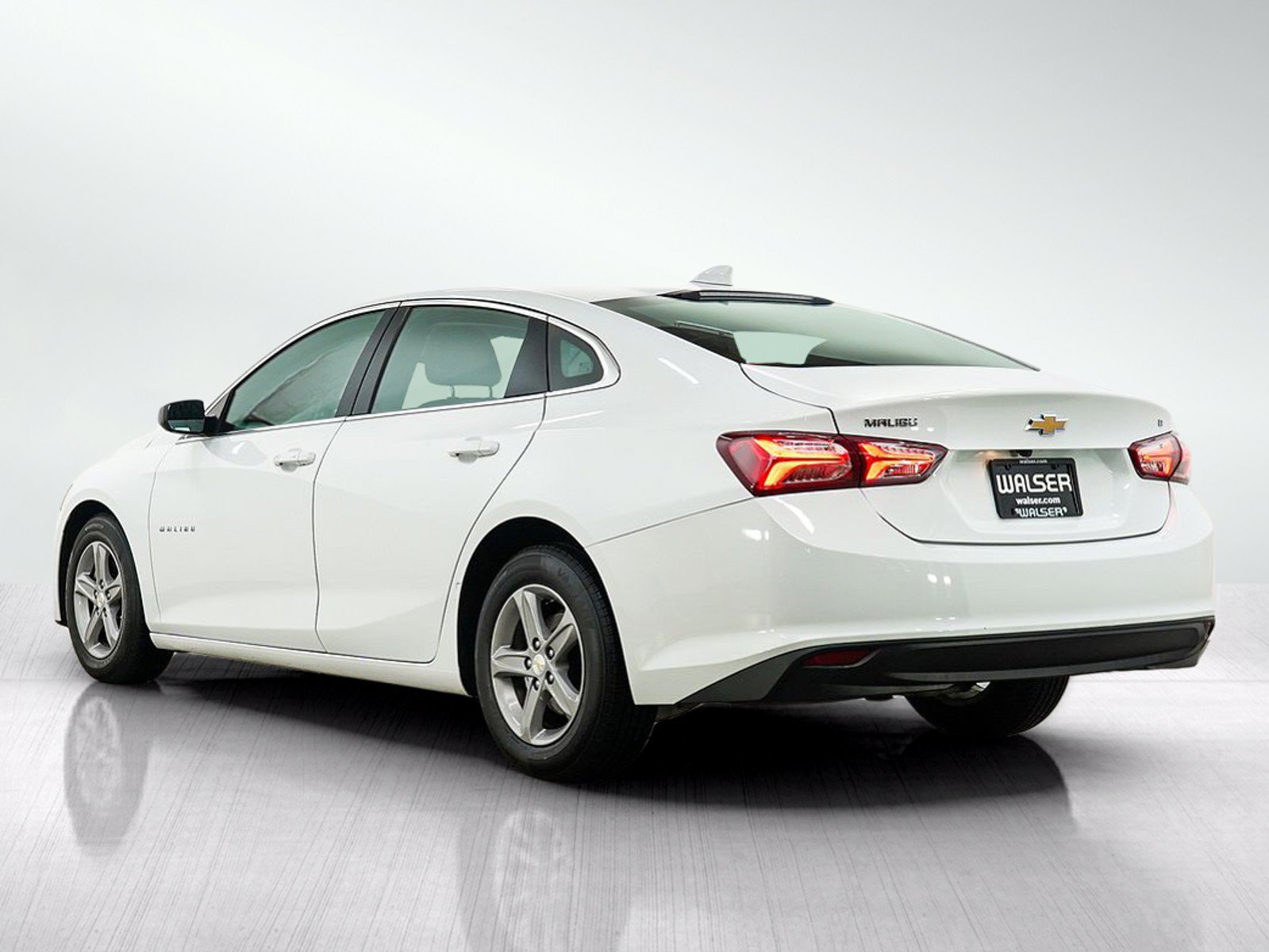 Used 2022 Chevrolet Malibu LT FWD image 3