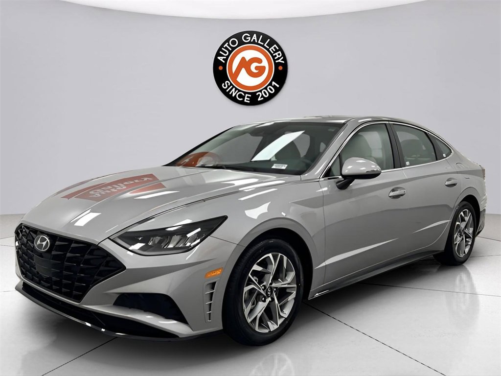 Used 2023 Hyundai Sonata SEL image 3