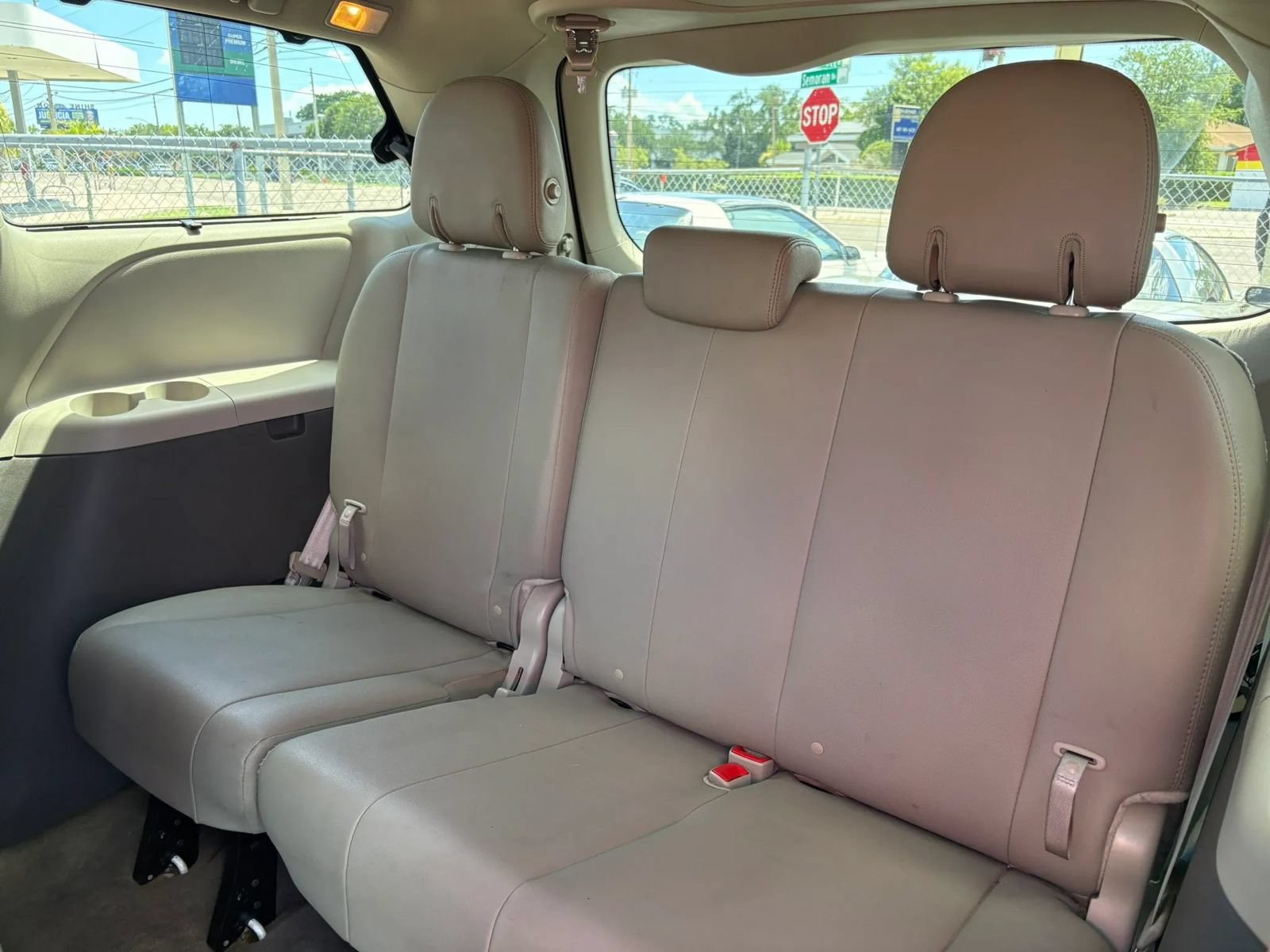 Used 2015 Toyota Sienna XLE Premium FWD image 11