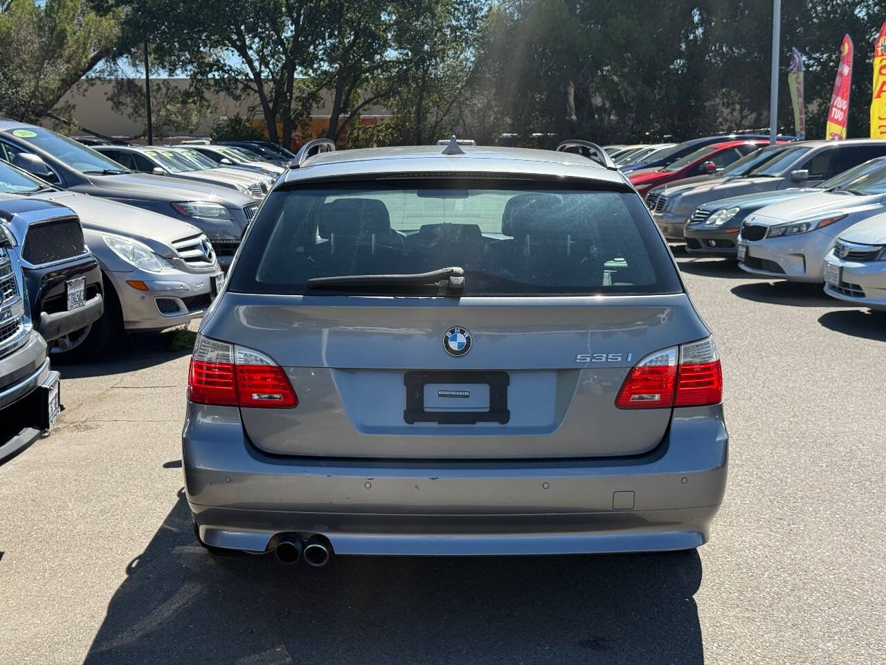 Used 2010 BMW 535i xDrive Wagon AWD/4WD image 7