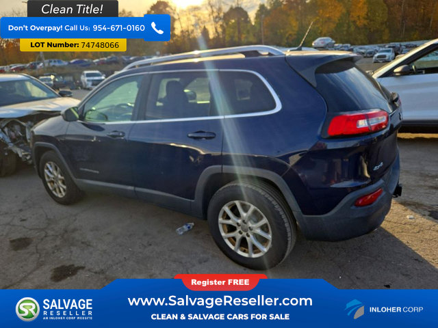 Used 2015 Jeep Cherokee Latitude w/ Cold Weather Group AWD/4WD image 3