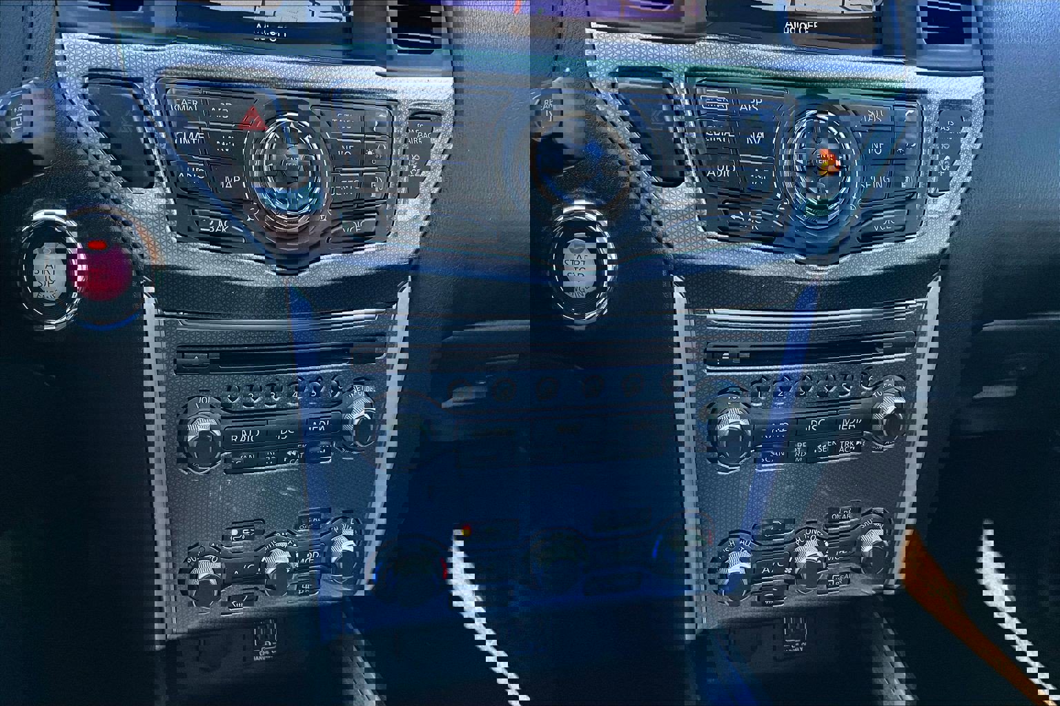 Used 2018 Nissan Pathfinder SL w/ Midnight Edition Package image 15