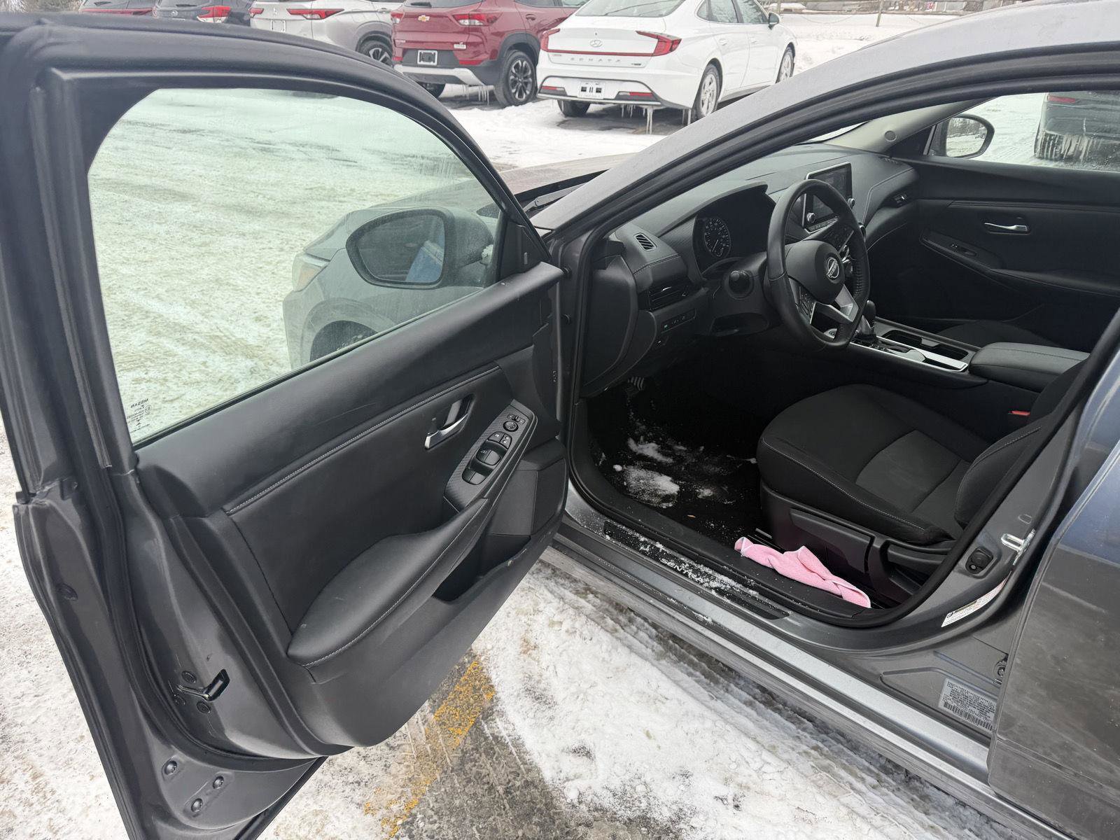 Used 2024 Nissan Sentra SV w/ All-Weather Package image 7