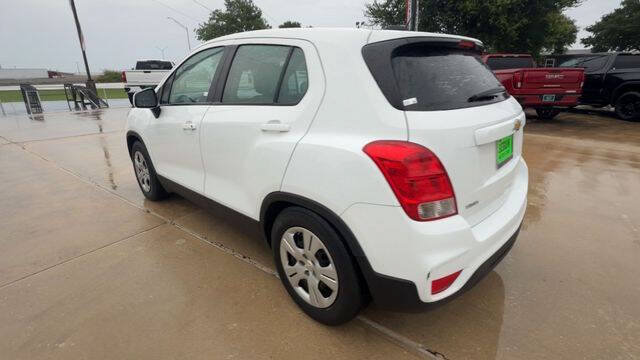Used 2018 Chevrolet Trax LS FWD image 6