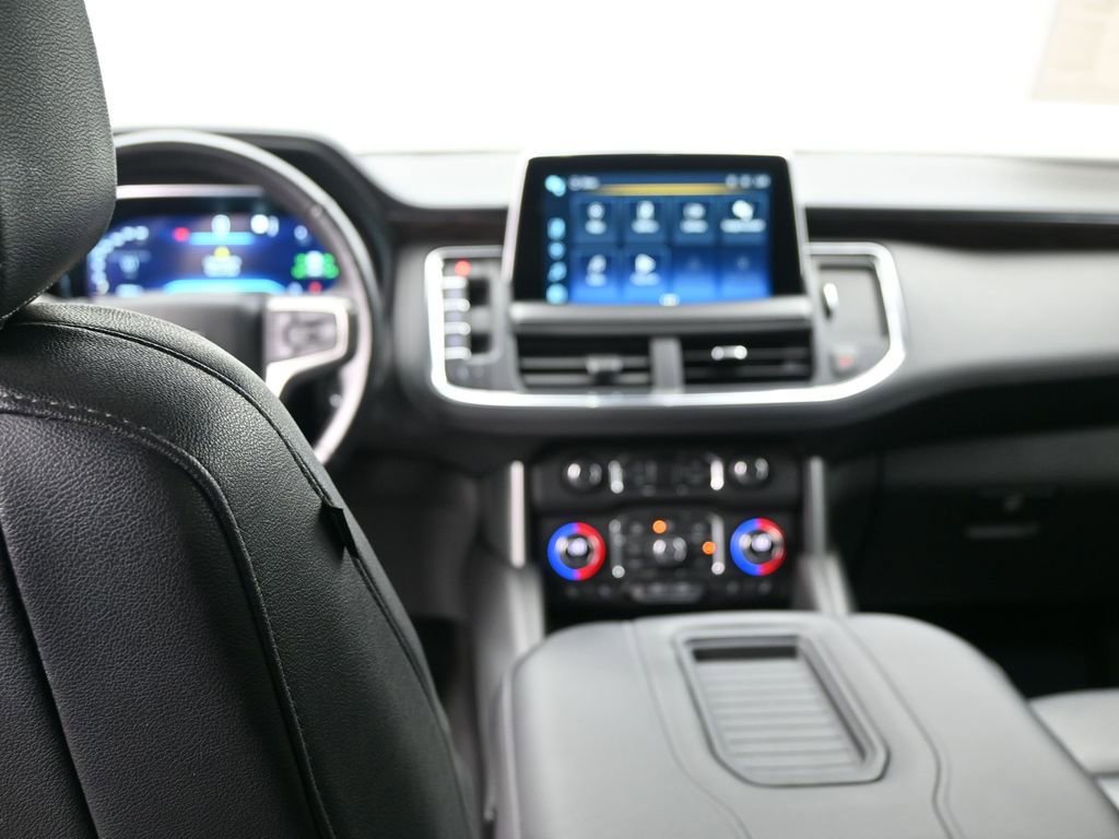 Used 2022 Chevrolet Suburban LT w/ LT Signature Package image 15