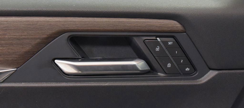 Used 2025 GMC Acadia Denali image 15