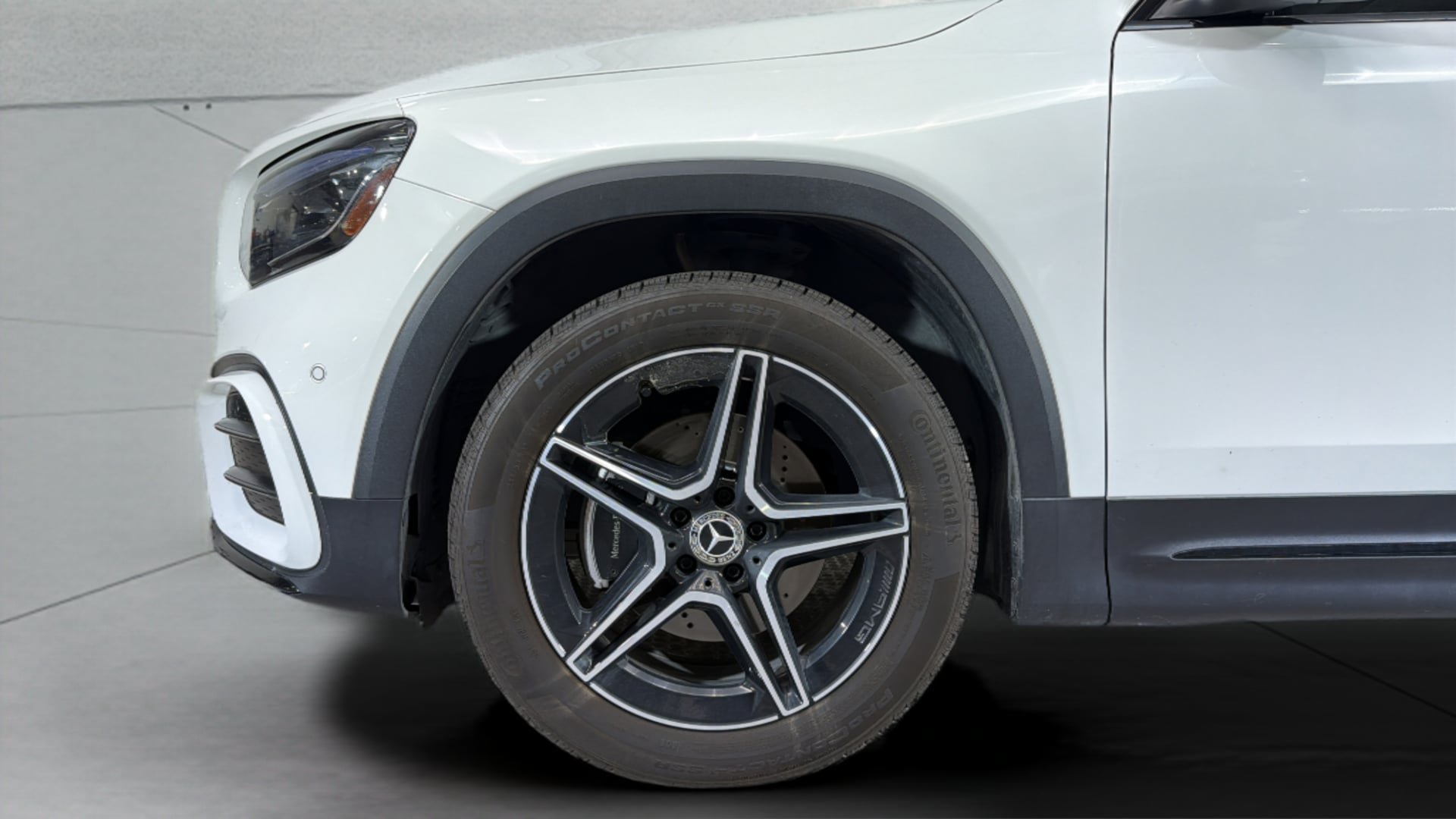 Used 2025 Mercedes-Benz GLB 250 image 36
