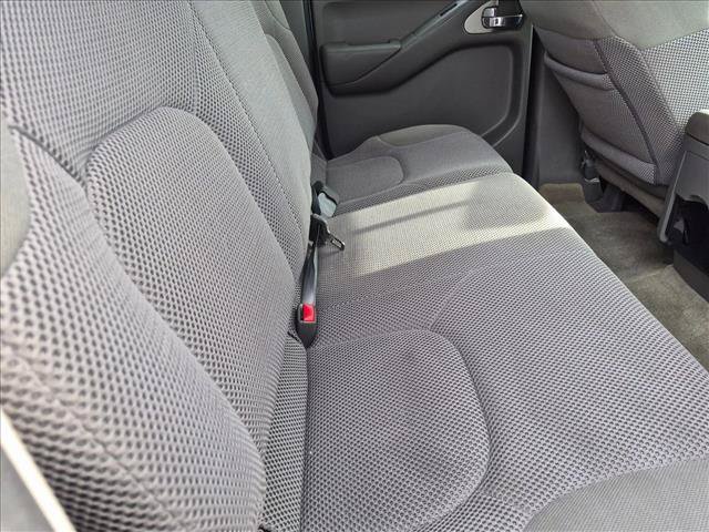 Used 2017 Nissan Frontier SV w/ SV Value Truck Package RWD image 16