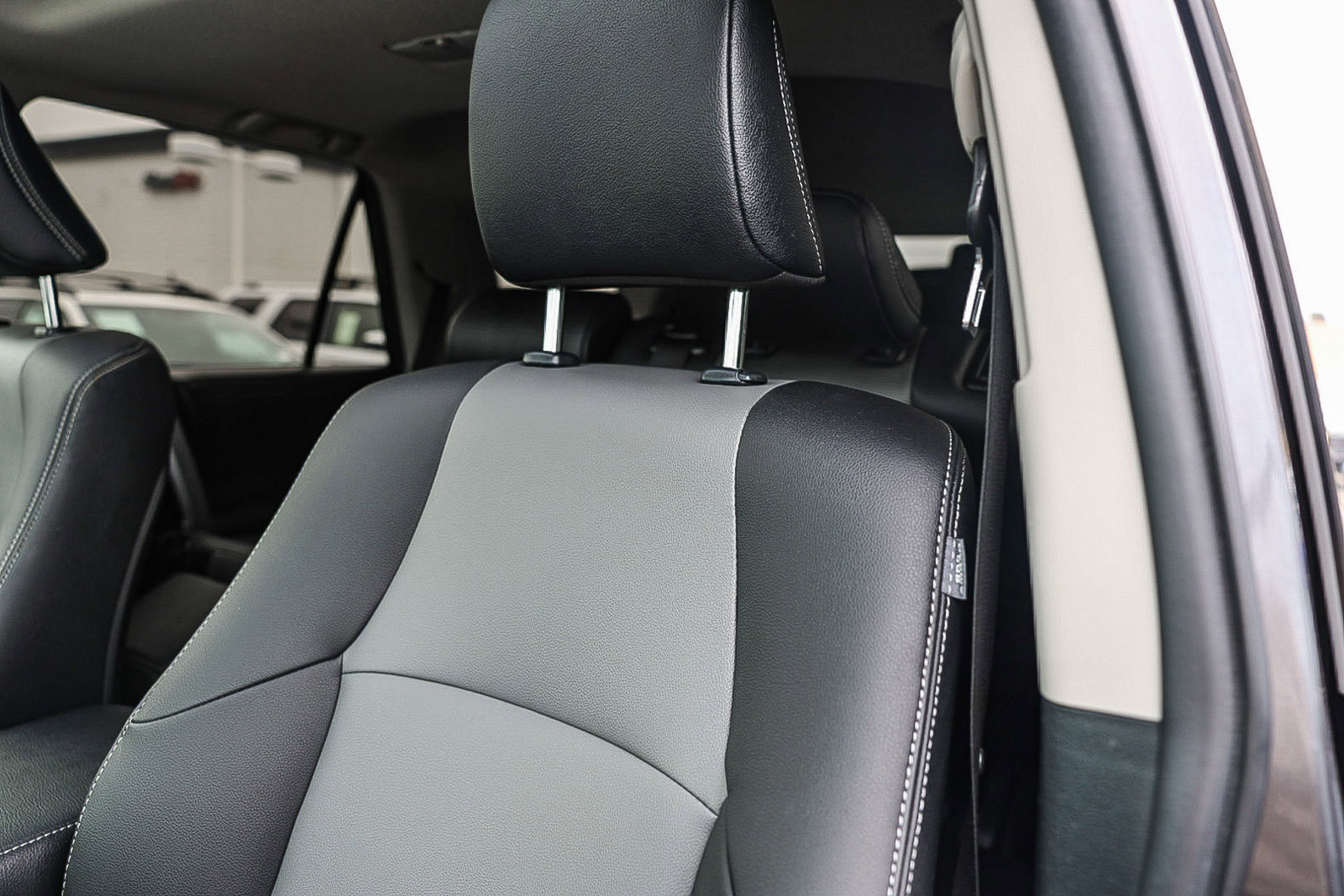 Used 2022 Toyota 4Runner SR5 Premium w/ Moonroof Package RWD image 16