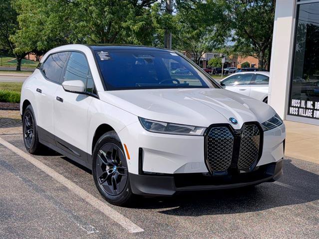 Used 2024 BMW iX xDrive50 AWD/4WD image 1