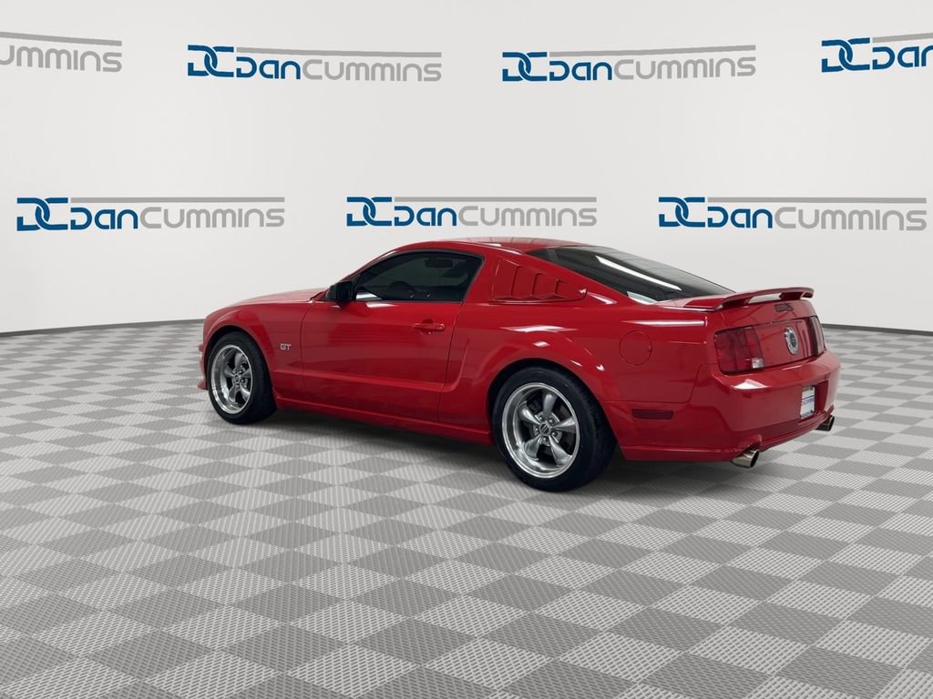 Used 2005 Ford Mustang GT RWD image 6