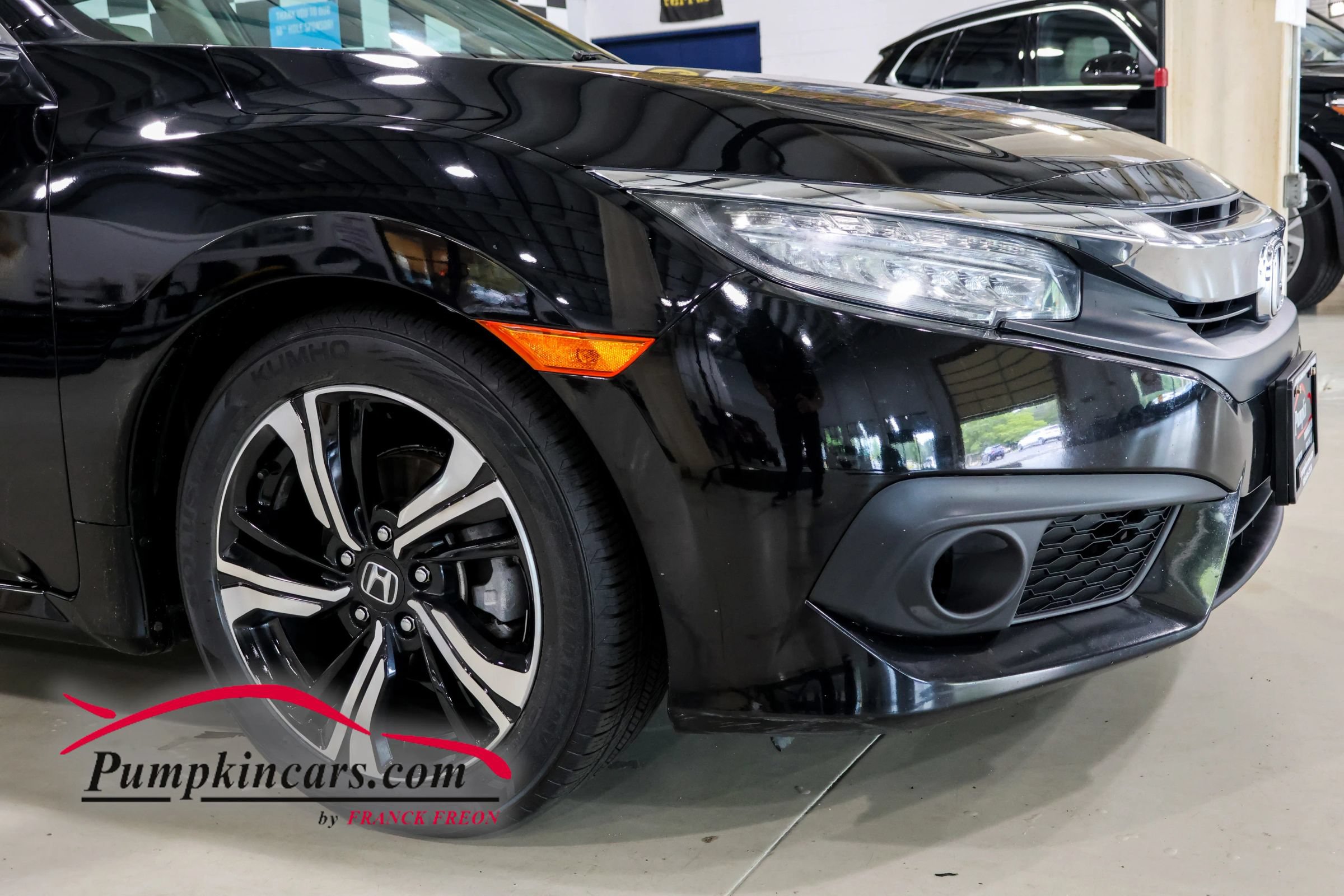 Used 2017 Honda Civic Touring image 7