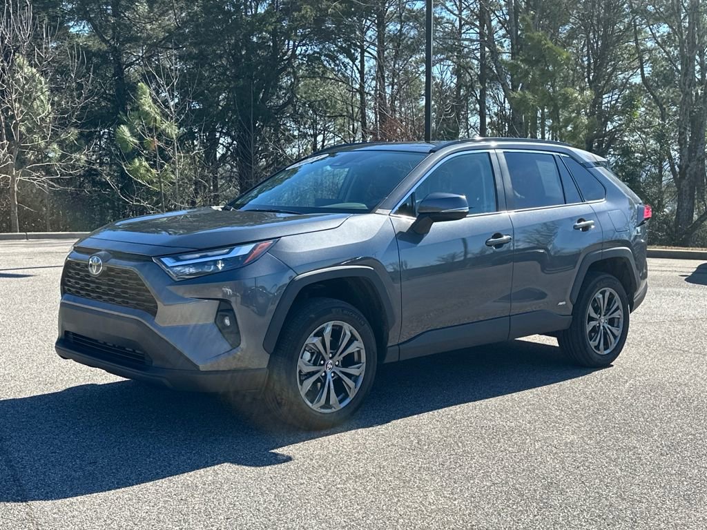 Used 2023 Toyota RAV4 XLE Premium image 5