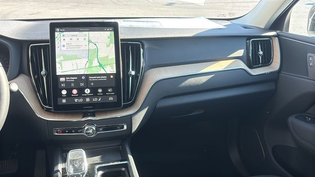 New 2026 Volvo XC60 B5 Core w/ Climate Package AWD/4WD image 8