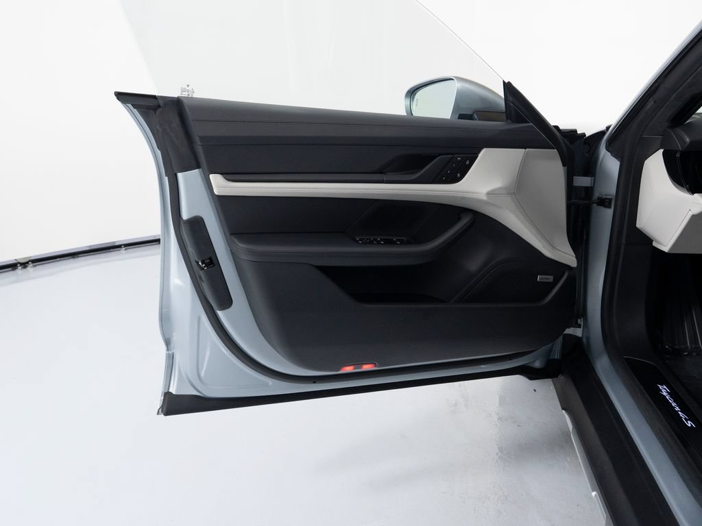 Certified 2022 Porsche Taycan 4S AWD/4WD image 19