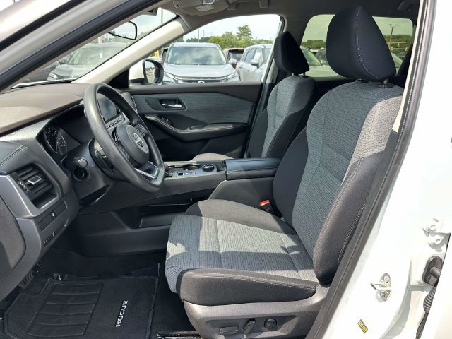 Used 2023 Nissan Rogue SV AWD/4WD image 16