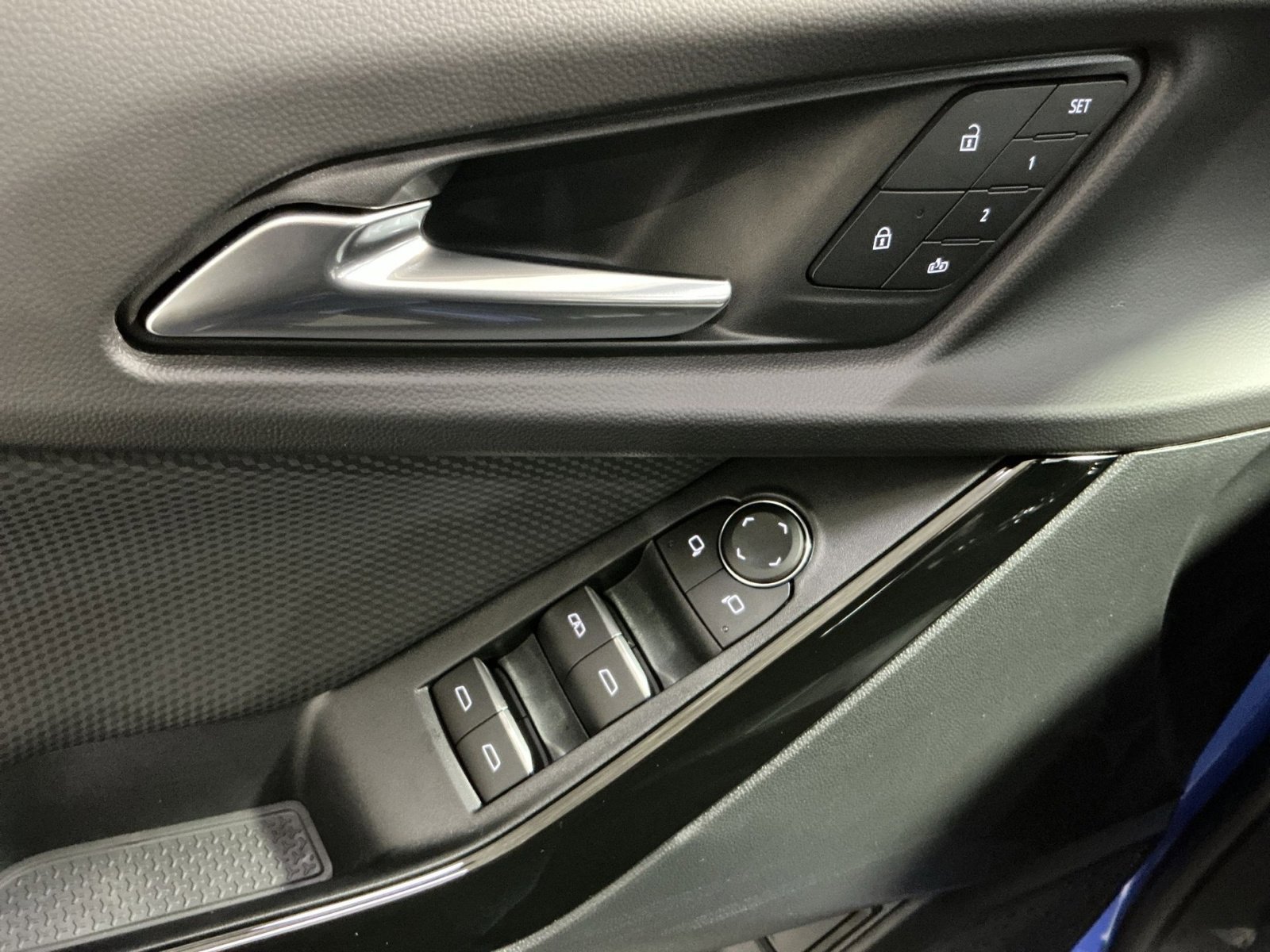 New 2026 Chevrolet Equinox RS w/ Convenience Package III image 23