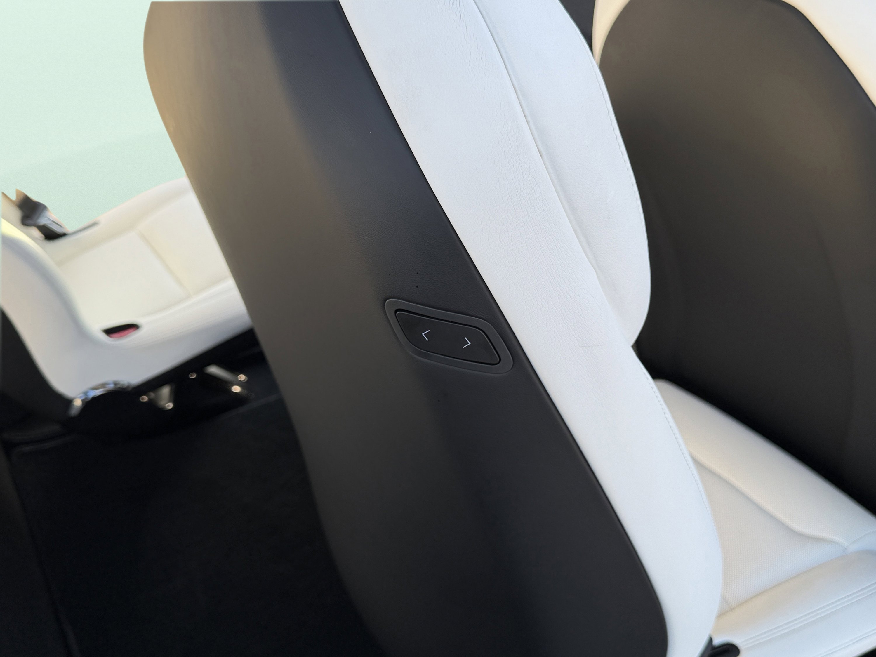 Used 2022 Tesla Model X image 52