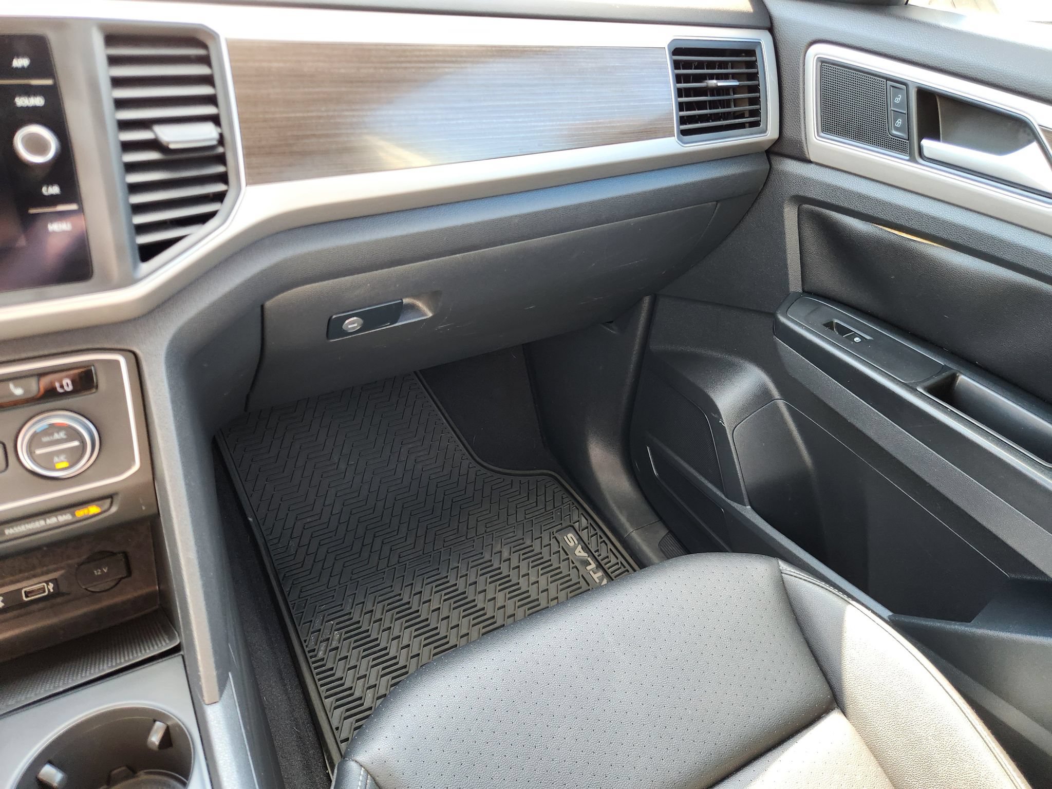 Used 2019 Volkswagen Atlas SE w/ Towing Package FWD image 30