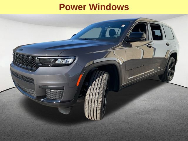 Used 2025 Jeep Grand Cherokee L Altitude image 5