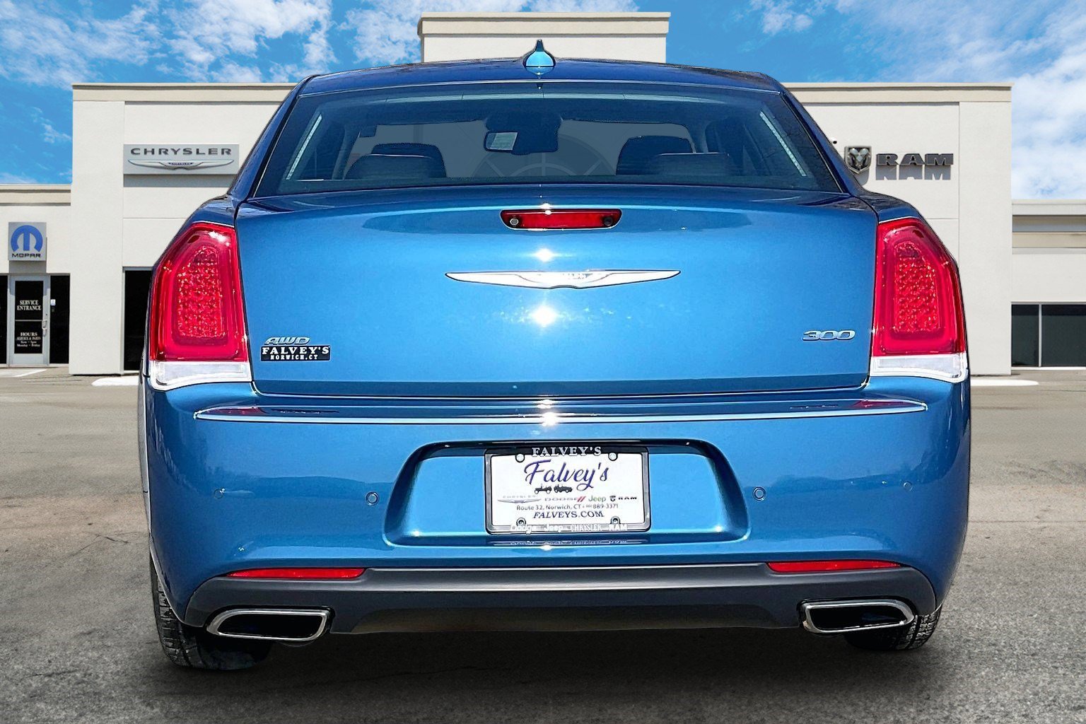 Used 2021 Chrysler 300 Touring L image 4