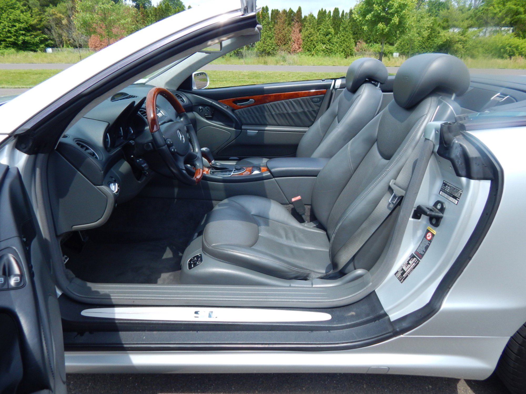 Used 2005 Mercedes-Benz SL 600 w/ AMG Sport Pkg image 35