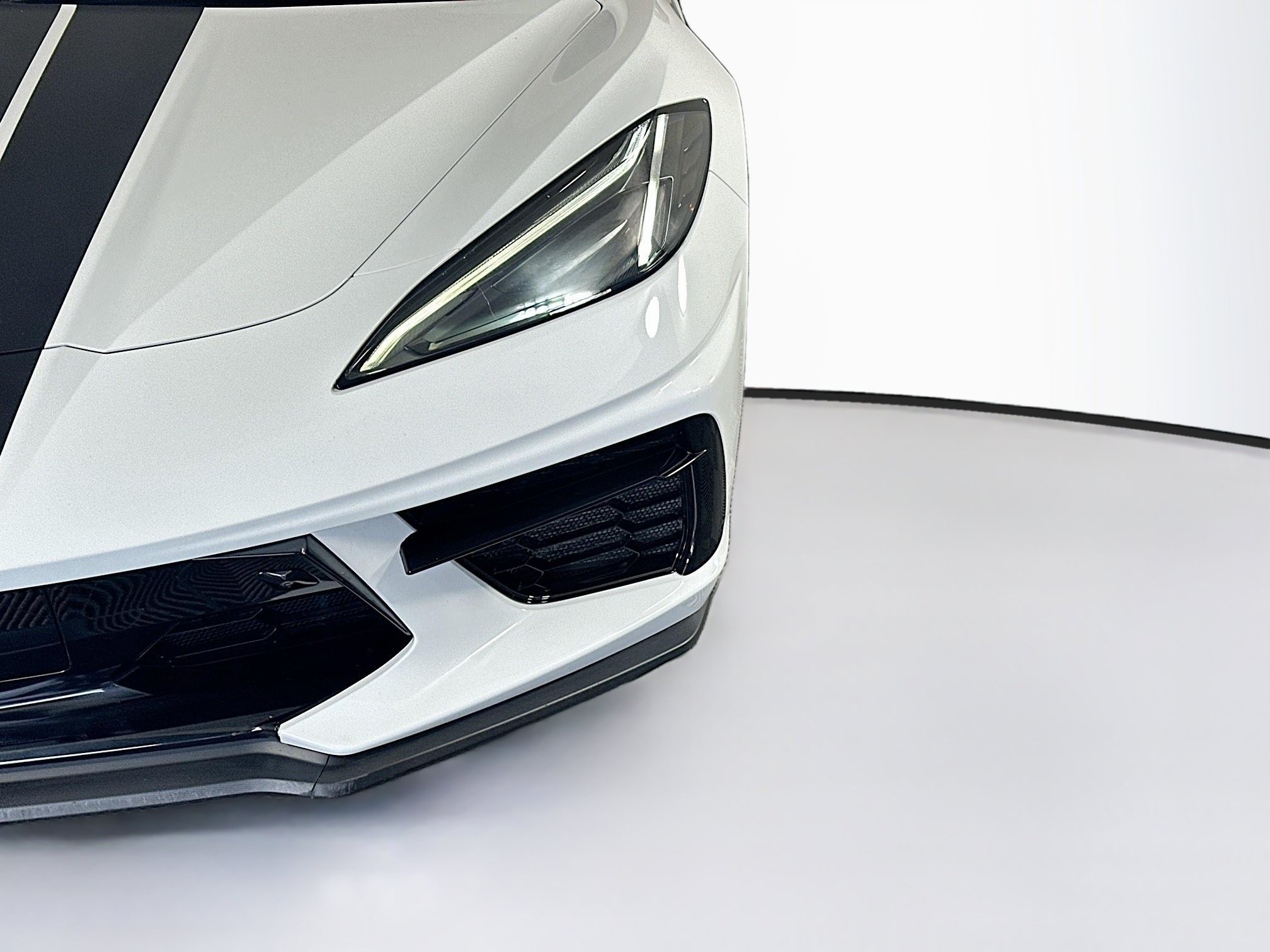 Used 2022 Chevrolet Corvette Stingray Premium Cpe w/ Z51 Performance Package RWD image 9