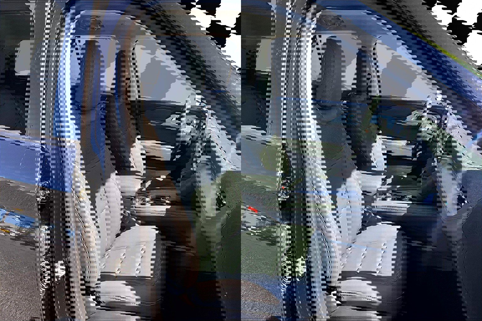 New 2025 Ford Explorer Active w/ Active Comfort Package image 28