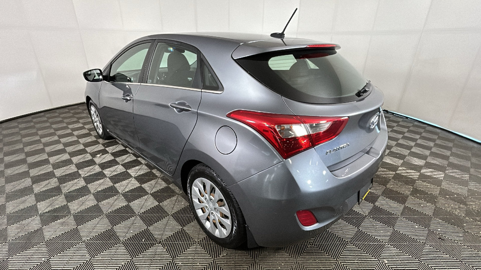 Used 2016 Hyundai Elantra GT FWD image 5