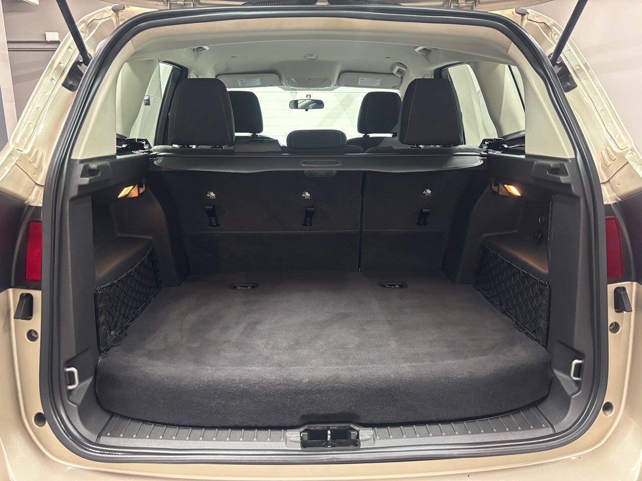 Used 2017 Ford C-MAX SE FWD image 19