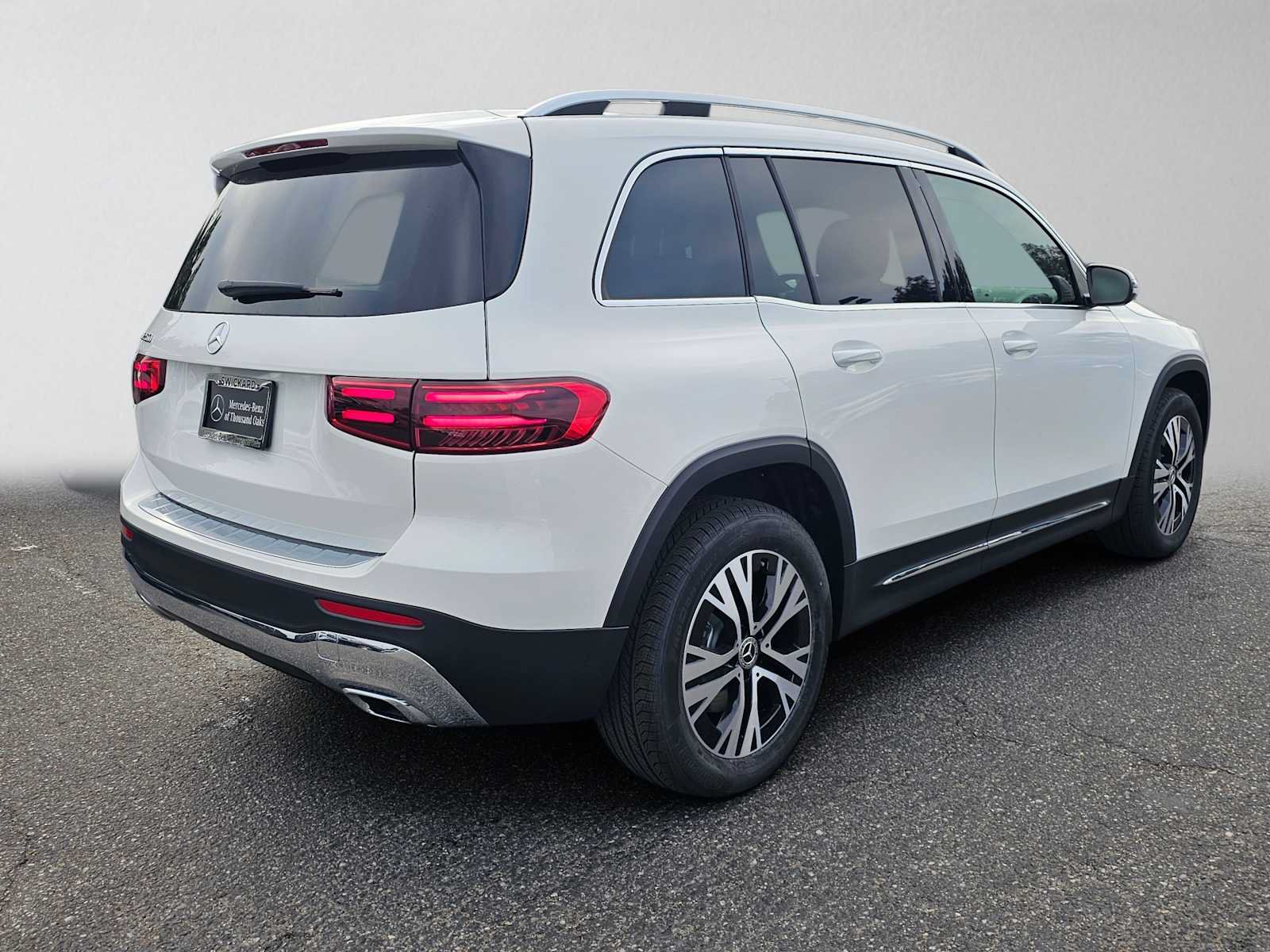 New 2026 Mercedes-Benz GLB 250 image 3