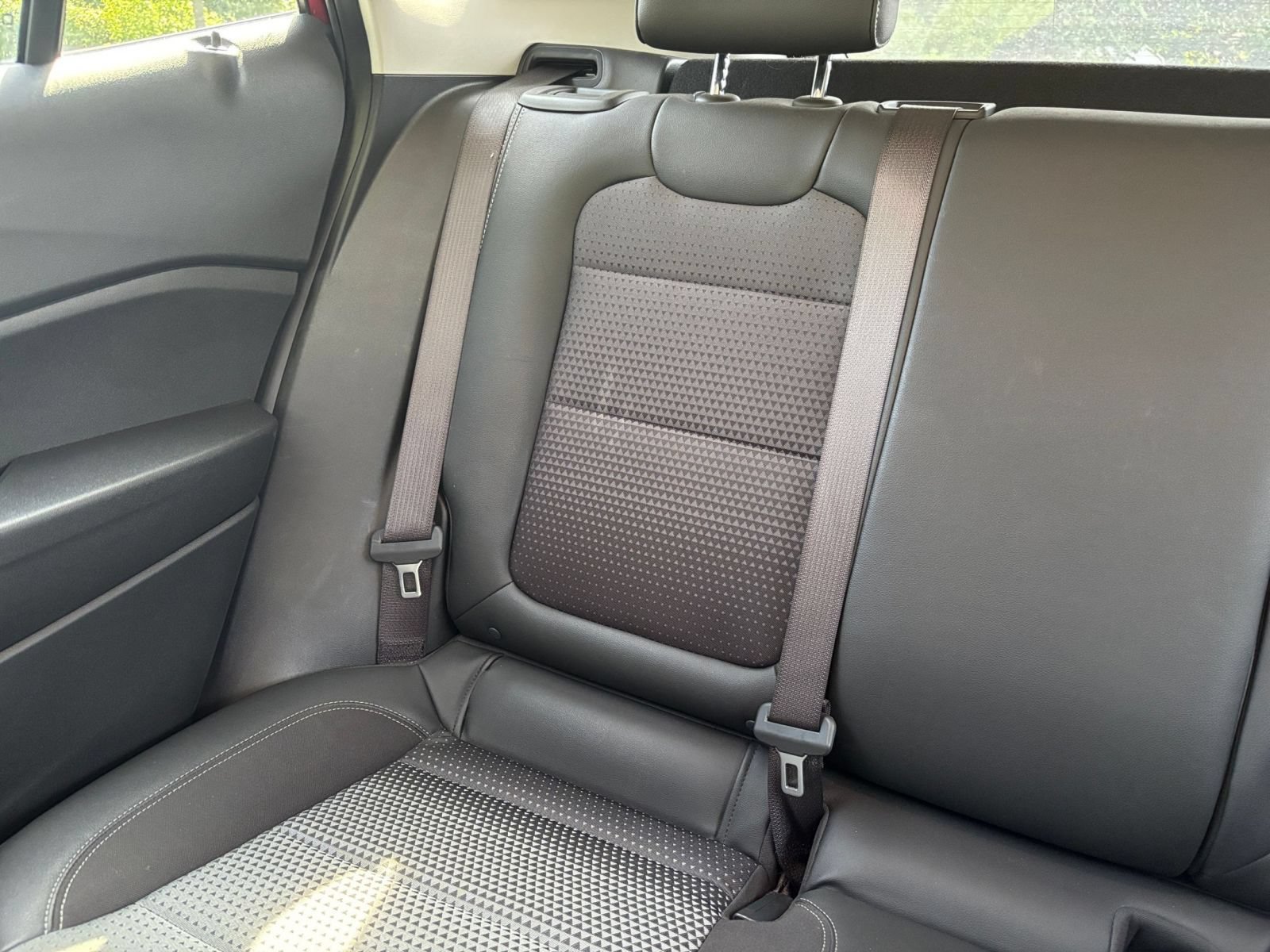 Used 2025 Chevrolet Trax LT FWD image 38