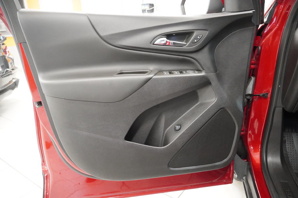 Used 2023 Chevrolet Equinox LT AWD/4WD image 11