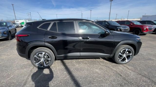 New 2026 Chevrolet Trax RS w/ Driver Confidence Package image 2