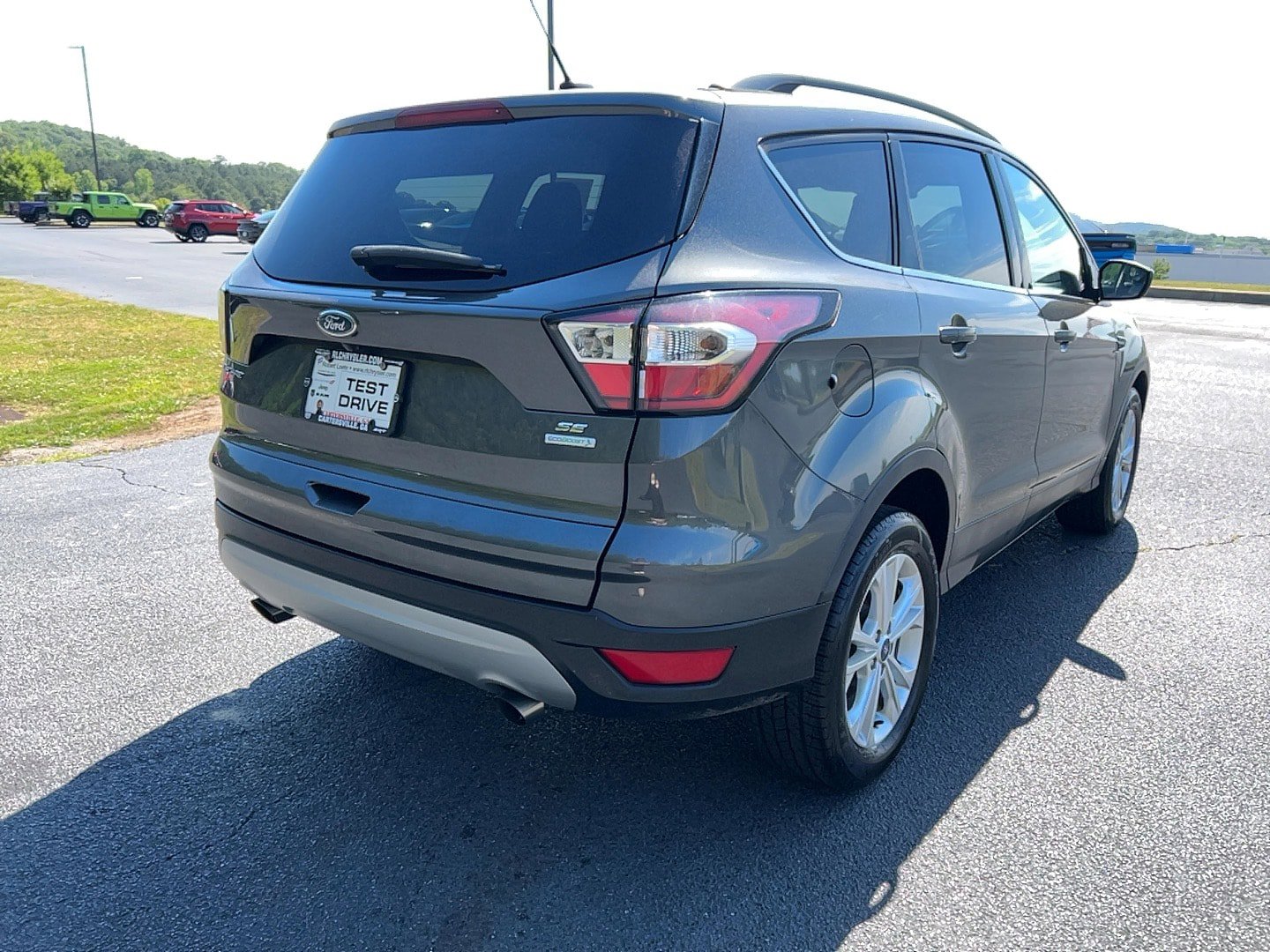Used 2018 Ford Escape SE FWD image 5