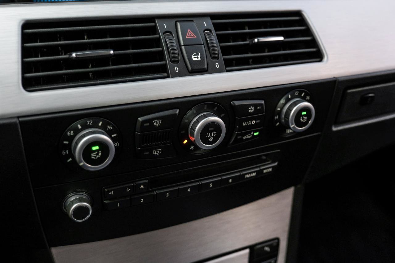Used 2010 BMW M5 RWD image 26