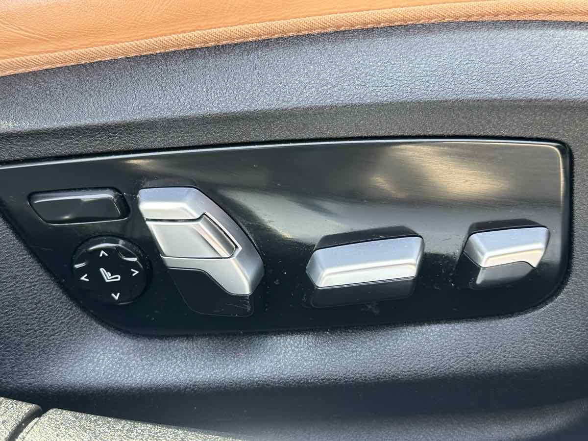Used 2020 BMW 750i xDrive w/ Executive Package AWD/4WD image 32