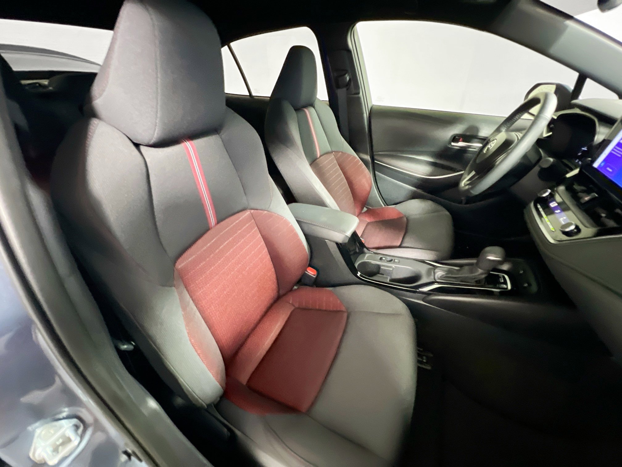 Used 2023 Toyota Corolla SE image 30